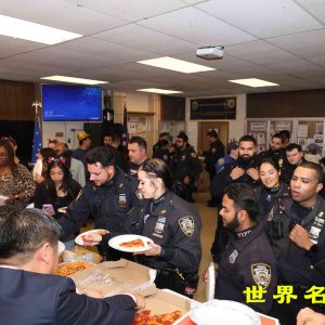 「平安夜到警局送溫暖」美國河北同鄉聯合總會|紐約朝鮮族同胞會向109分局送上節日溫暖